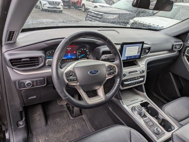 Certified 2022 Ford Explorer XLT w/ Equipment Group 202A image 7