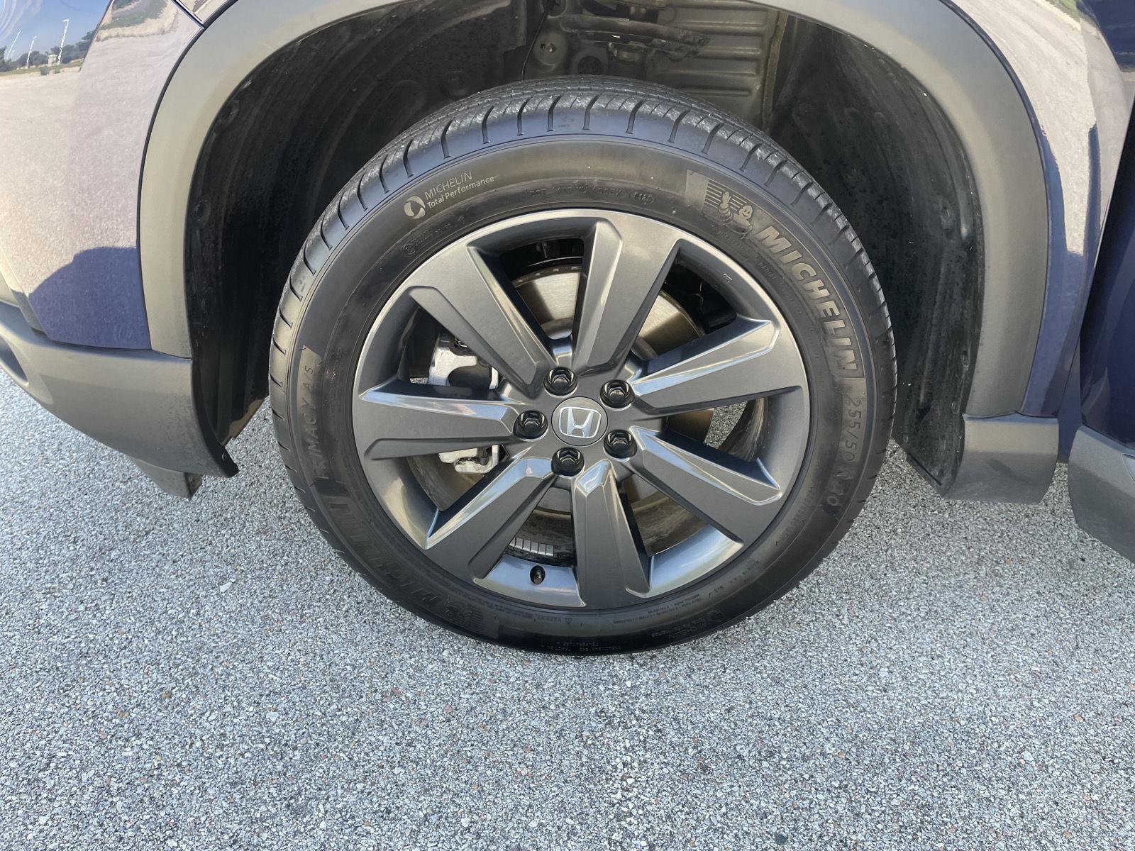 Used 2025 Honda Pilot Sport image 10