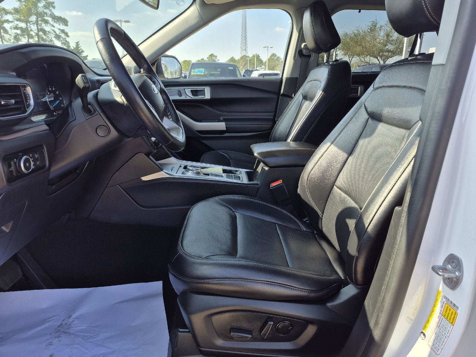 Certified 2023 Ford Explorer Limited w/ Equipment Group 301A image 19