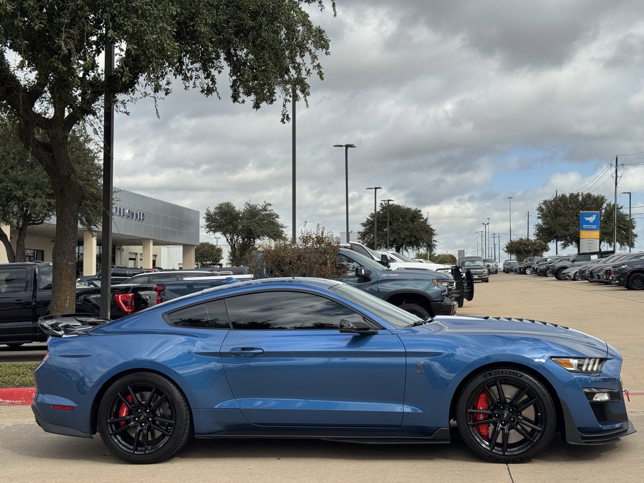 Certified 2020 Ford Mustang Shelby GT500 w/ Technology Package RWD image 3