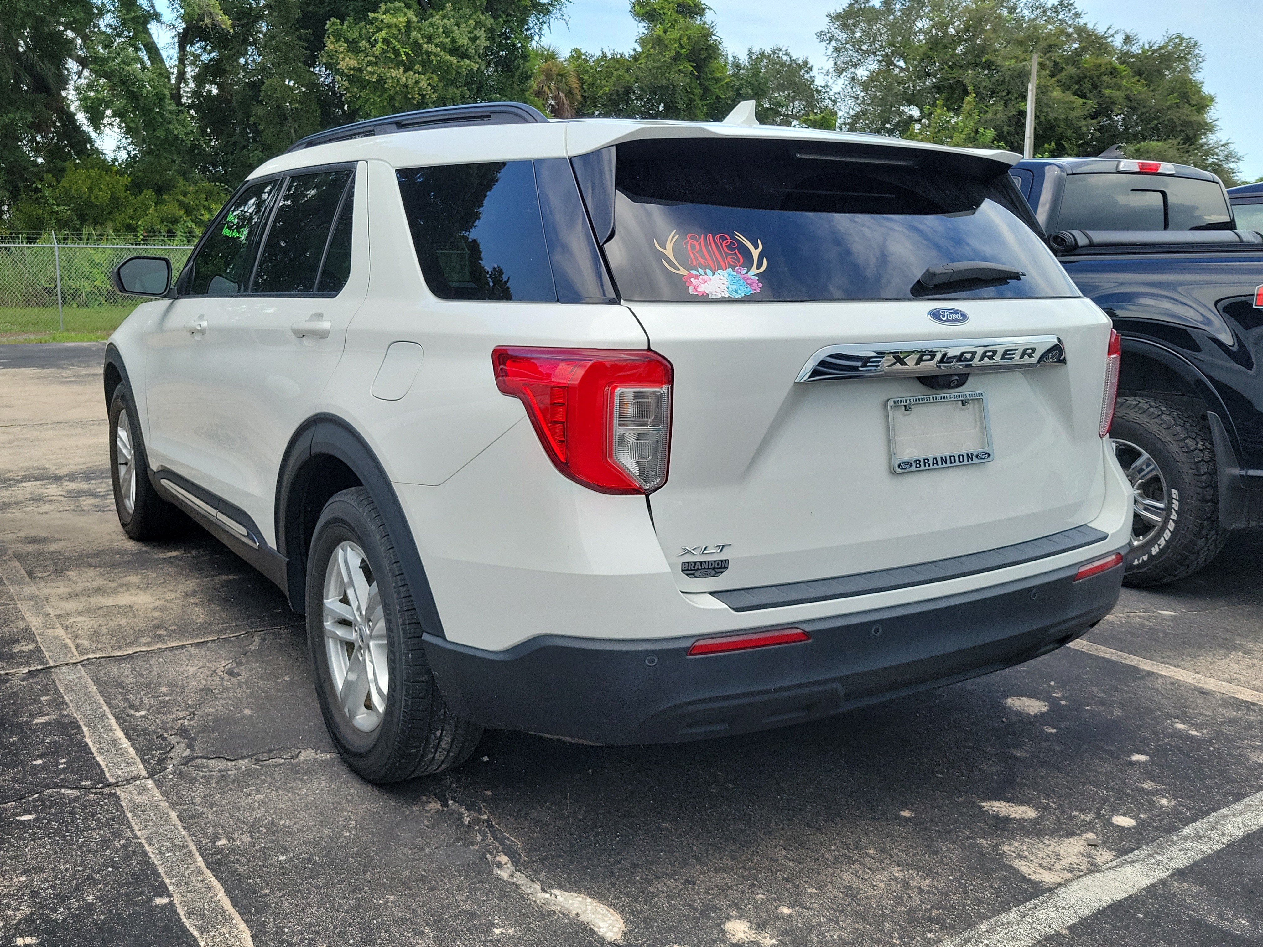 Certified 2023 Ford Explorer XLT RWD image 4