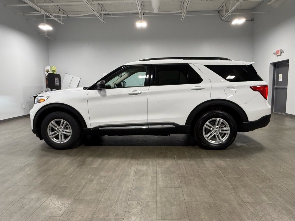 Certified 2024 Ford Explorer XLT w/ Equipment Group 202A image 7