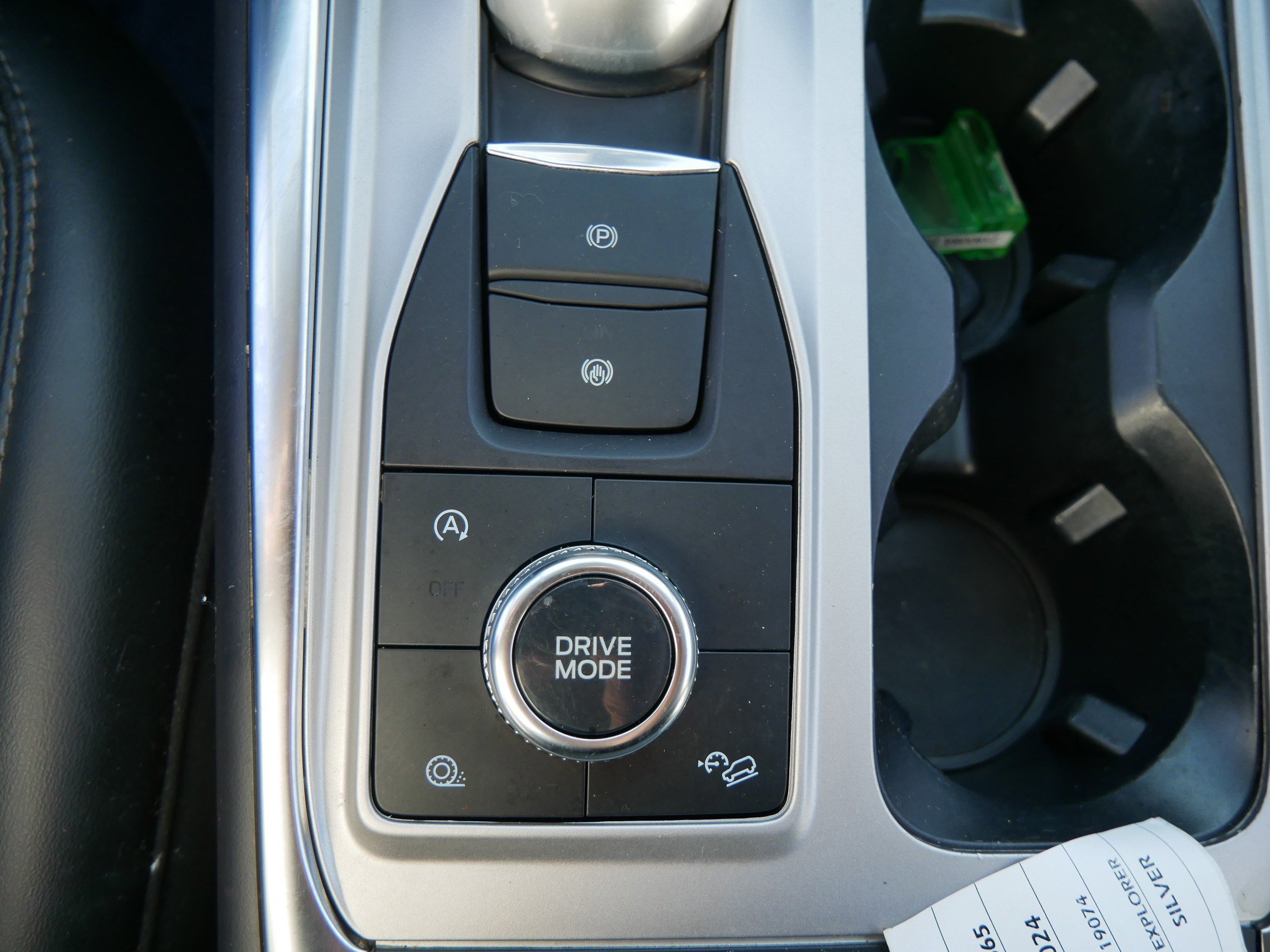 Certified 2024 Ford Explorer XLT w/ Equipment Group 202A image 32