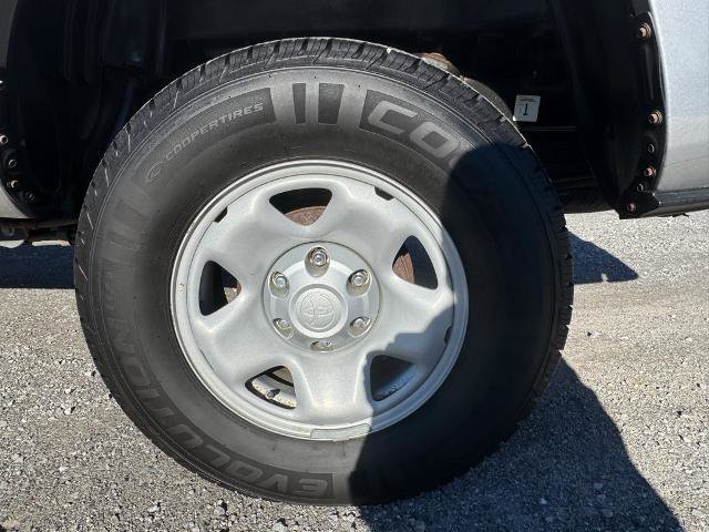 Used 2017 Toyota Tacoma SR image 18