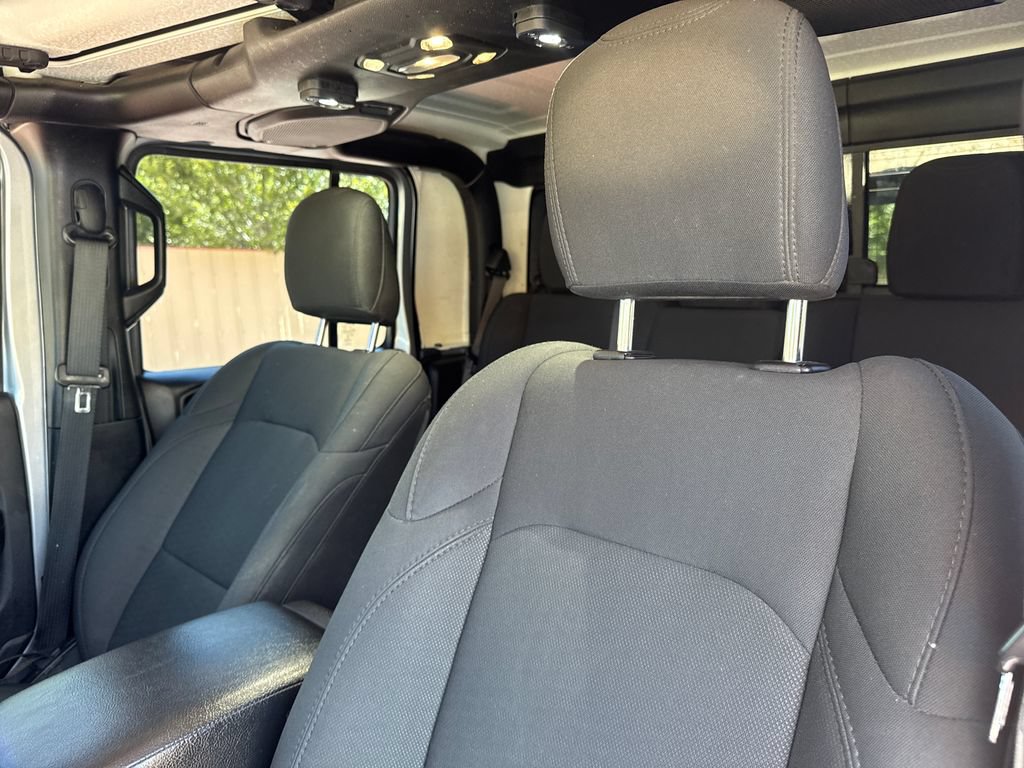 Used 2020 Jeep Gladiator Sport AWD/4WD image 12