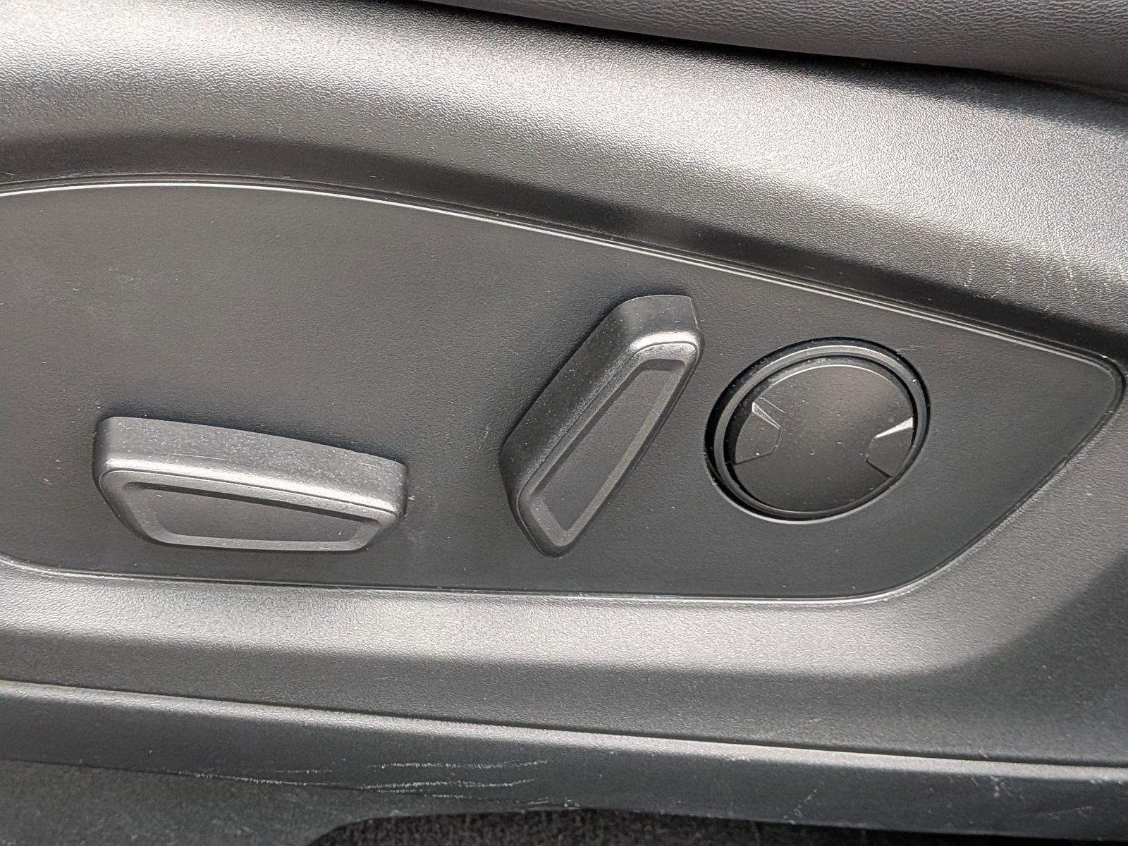 Certified 2023 Ford Explorer XLT w/ Equipment Group 202A image 22