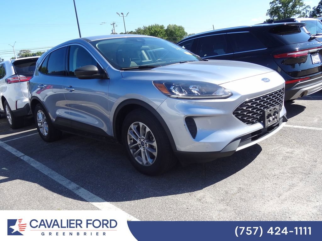 Certified 2022 Ford Escape SE w/ Convenience Package FWD image 1