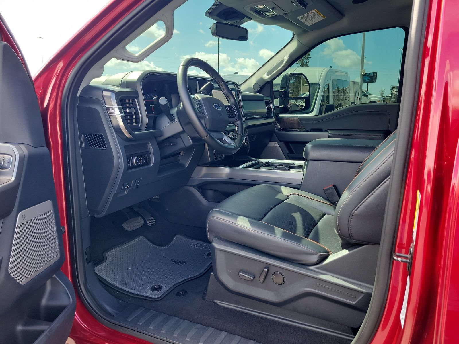 Certified 2025 Ford F250 Lariat w/ Lariat Ultimate Package AWD/4WD image 15