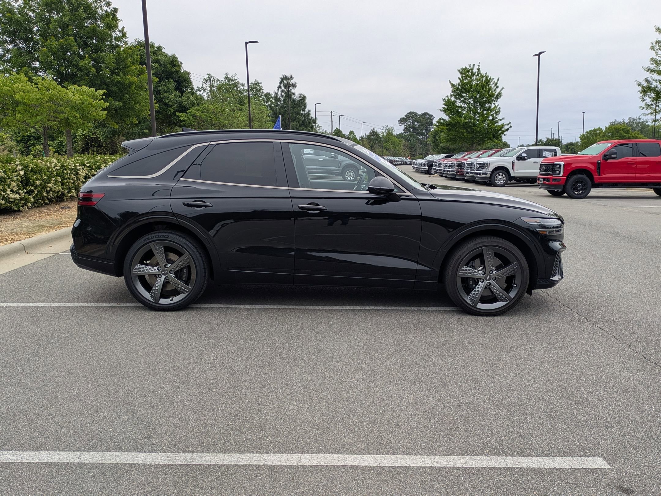 Used 2023 Genesis GV70 2.5T w/ Sport Prestige Package AWD/4WD image 3