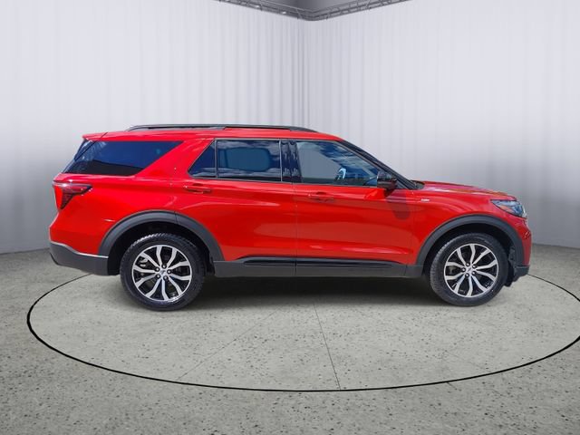 Certified 2025 Ford Explorer ST-Line AWD/4WD image 6