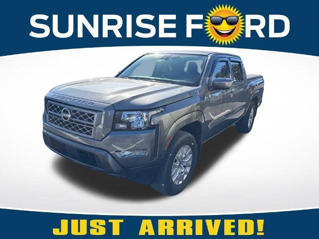 Used 2022 Nissan Frontier SV image 2