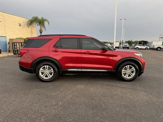 Certified 2023 Ford Explorer XLT image 2