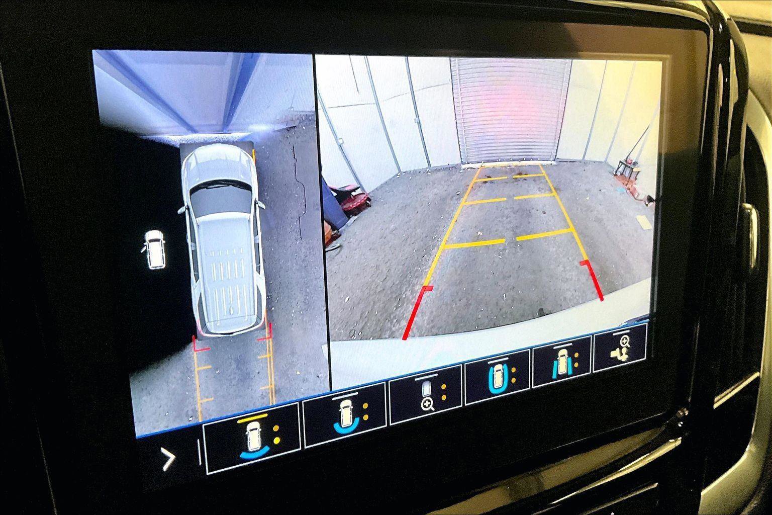 Used 2020 Chevrolet Traverse Premier w/ Redline Edition image 20