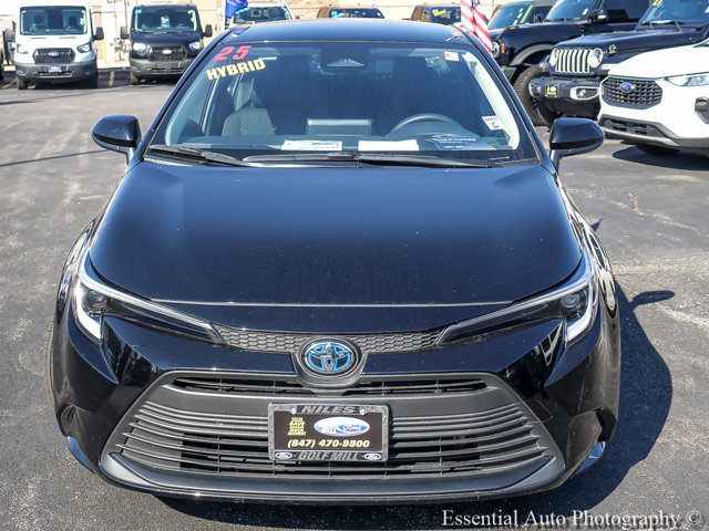 Used 2025 Toyota Corolla LE w/ LE Premium Package FWD image 4