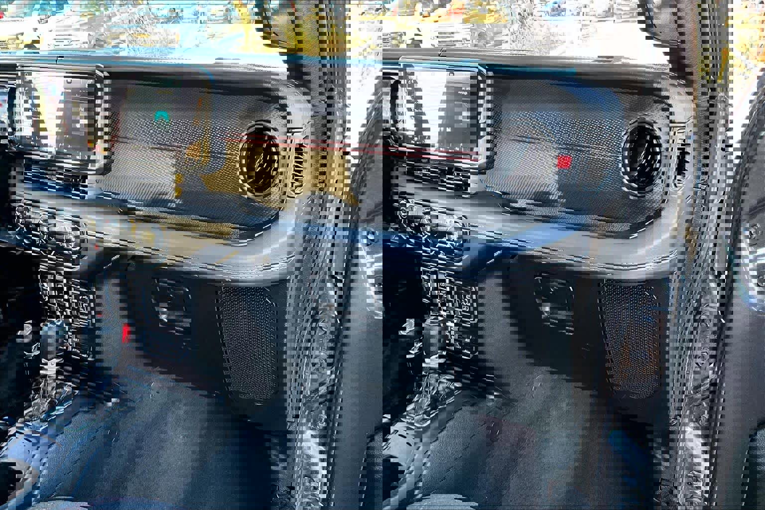 Used 2025 Jeep Wrangler Unlimited Rubicon image 17