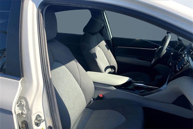 Used 2019 Toyota Camry LE image 9