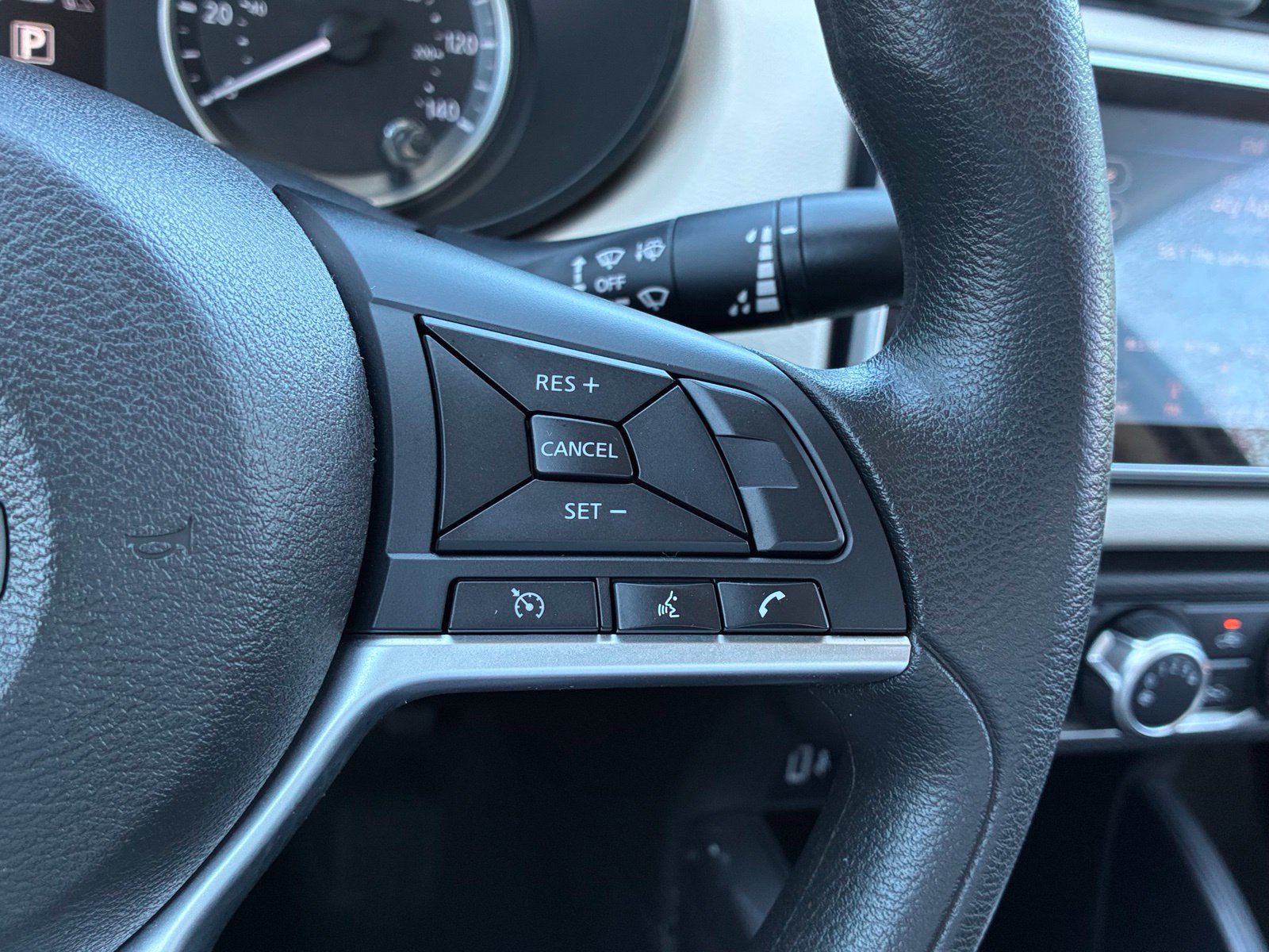 Used 2021 Nissan Versa SV FWD image 23