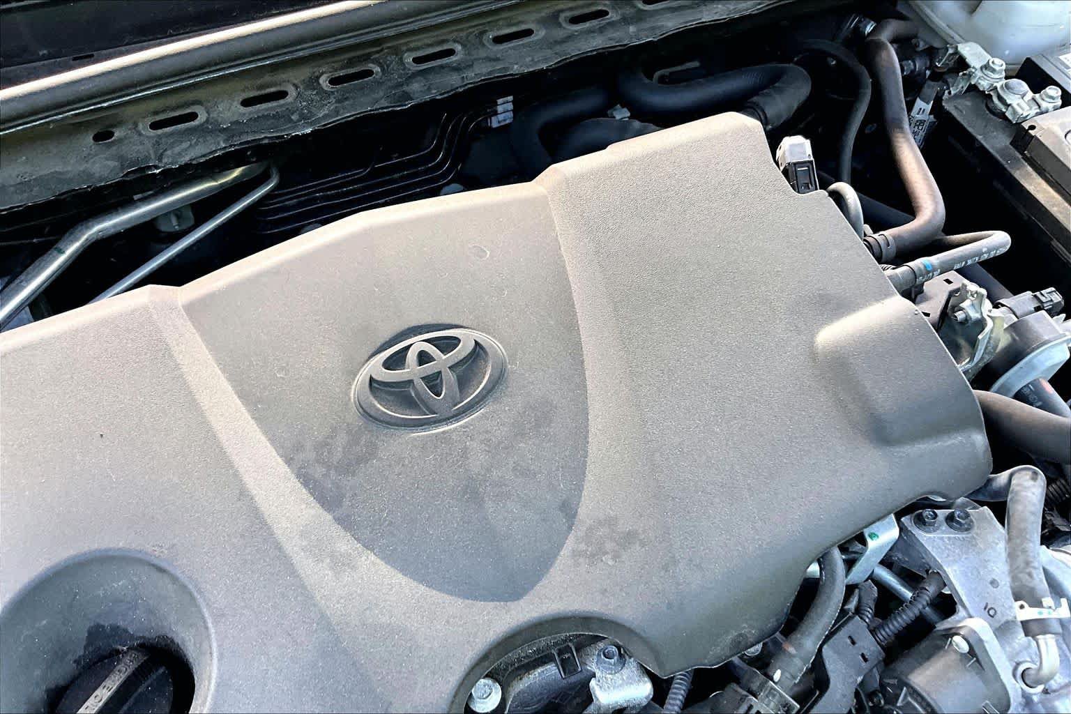 Used 2024 Toyota Camry XSE FWD image 31