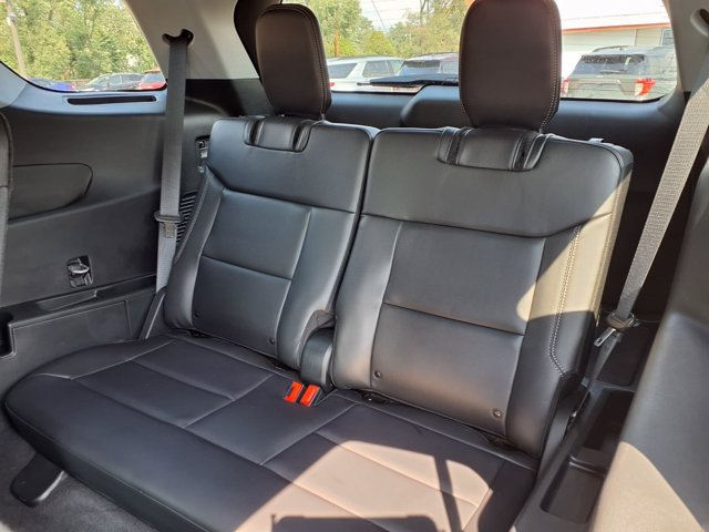 Certified 2024 Ford Explorer XLT w/ Equipment Group 202A AWD/4WD image 8