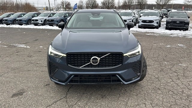 Used 2023 Volvo XC60 B5 Plus w/ Climate Package image 30