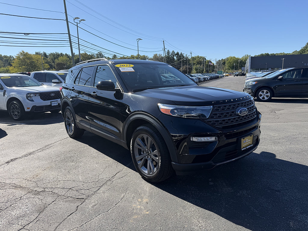 Certified 2022 Ford Explorer XLT w/ Equipment Group 202A AWD/4WD image 9