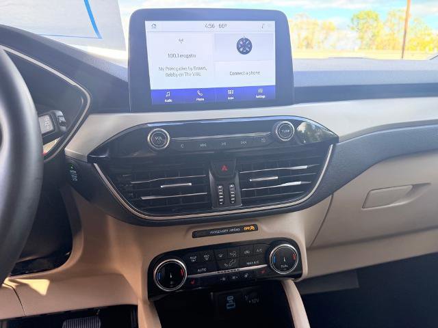 Certified 2022 Ford Escape SE w/ SE Sport Appearance Package image 31