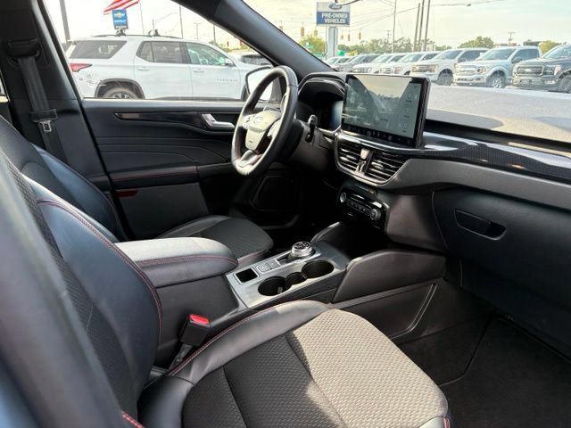 Certified 2025 Ford Escape ST-Line Select w/ Tech Pack #1 AWD/4WD image 13