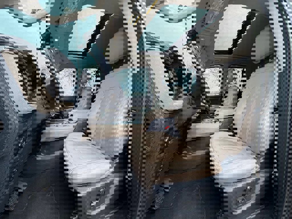 Certified 2024 Ford Expedition Limited image 19