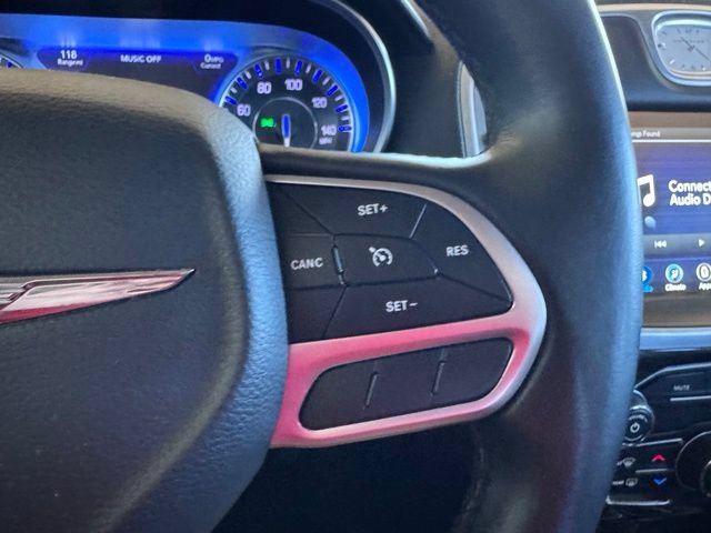 Used 2018 Chrysler 300 Touring RWD image 16