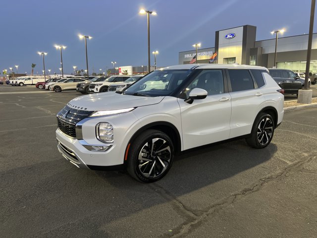 Used 2022 Mitsubishi Outlander SE FWD image 1