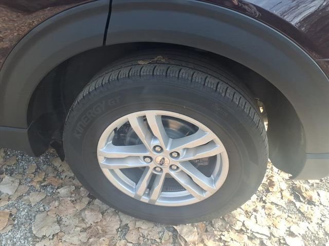 Certified 2022 Ford Explorer XLT w/ Equipment Group 202A image 10