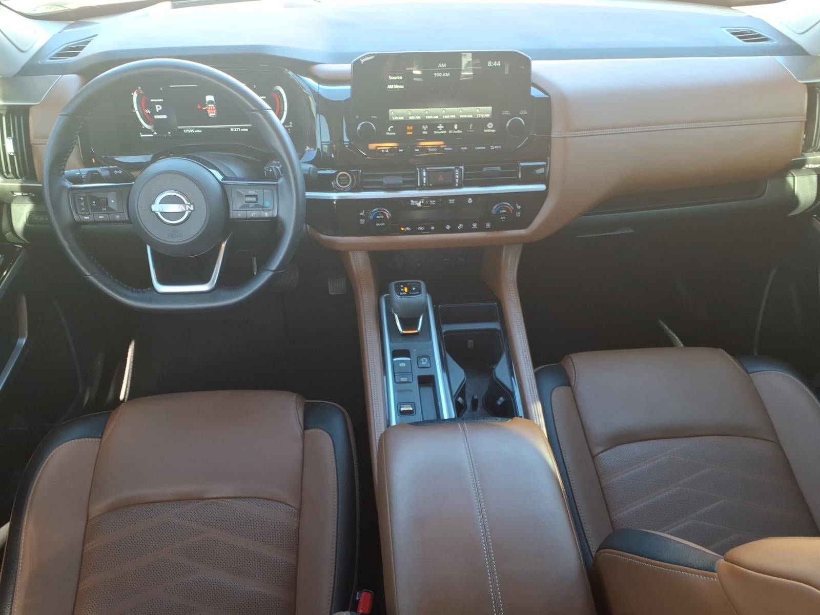 Used 2024 Nissan Pathfinder Platinum w/ Black Appearance Package FWD image 19