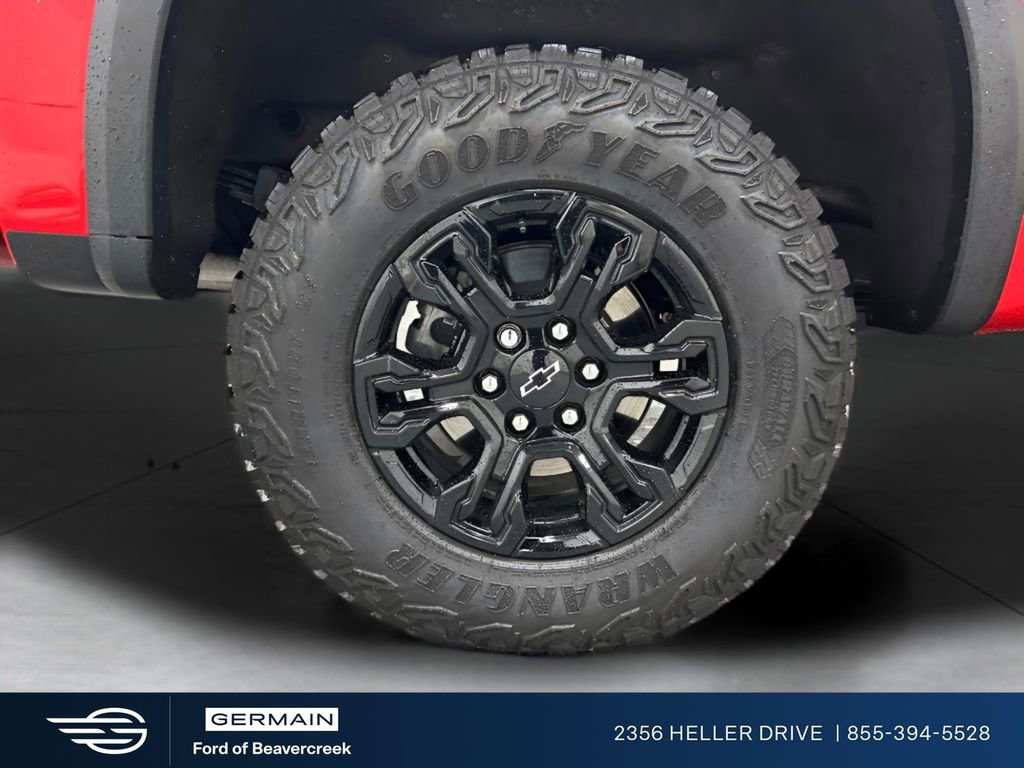 Used 2025 Chevrolet Silverado 1500 ZR2 w/ Technology Package image 9