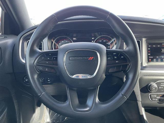 Used 2018 Dodge Charger SXT image 12