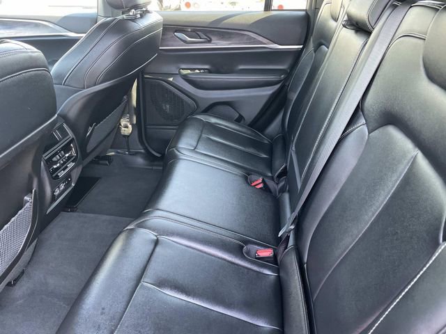 Used 2024 Jeep Grand Cherokee Limited AWD/4WD image 33