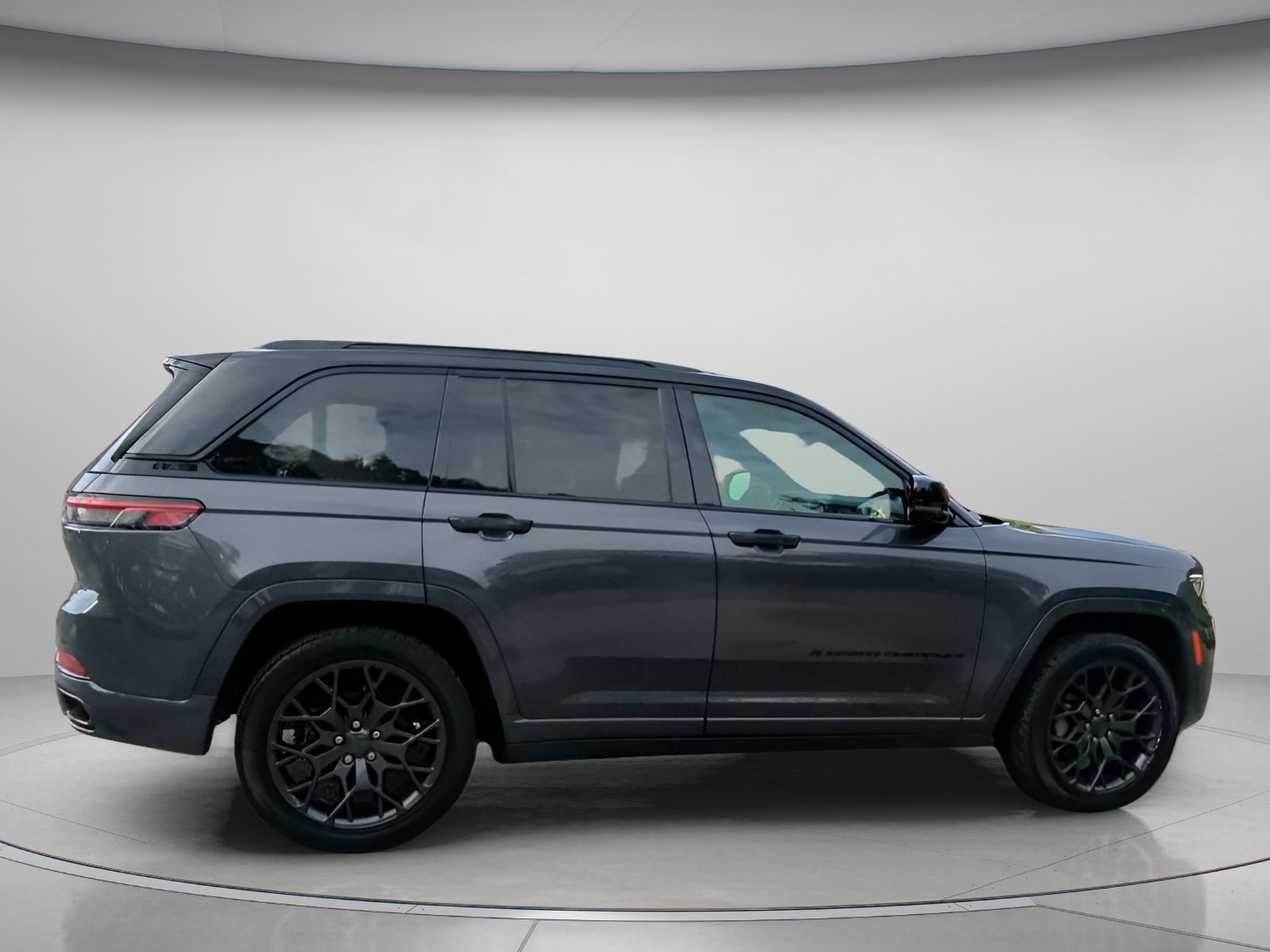Used 2025 Jeep Grand Cherokee Summit w/ Obsidian Package AWD/4WD image 31