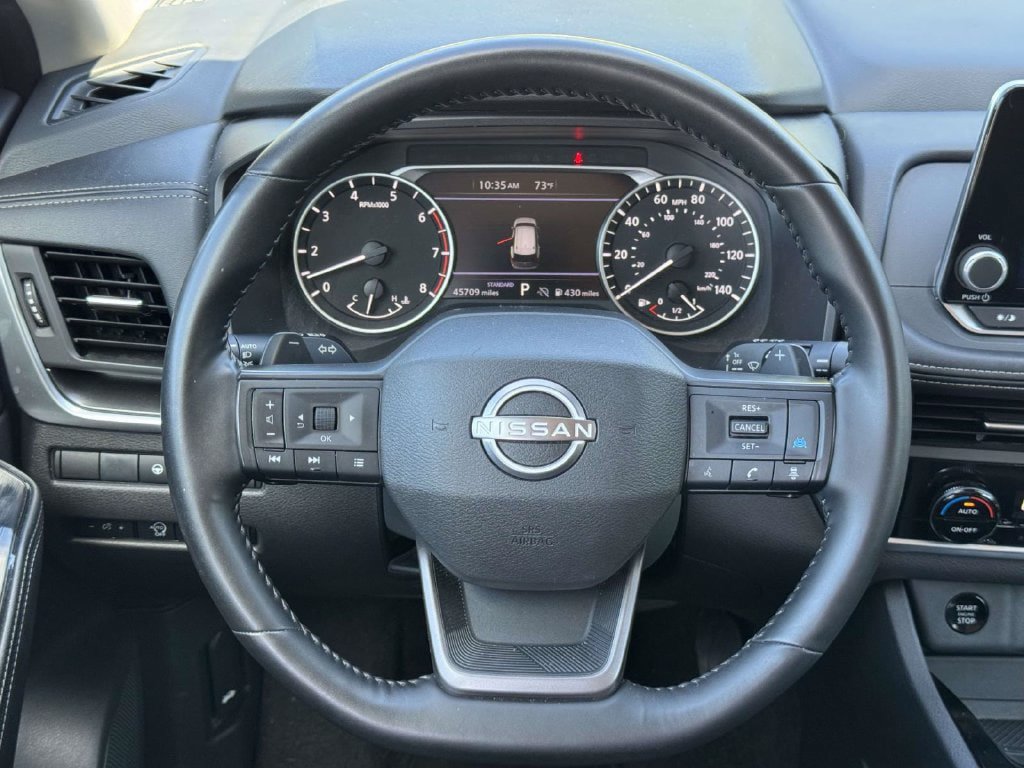 Used 2025 Nissan Rogue SV FWD image 11