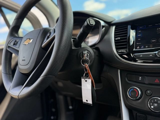 Used 2022 Chevrolet Trax LT AWD/4WD image 9