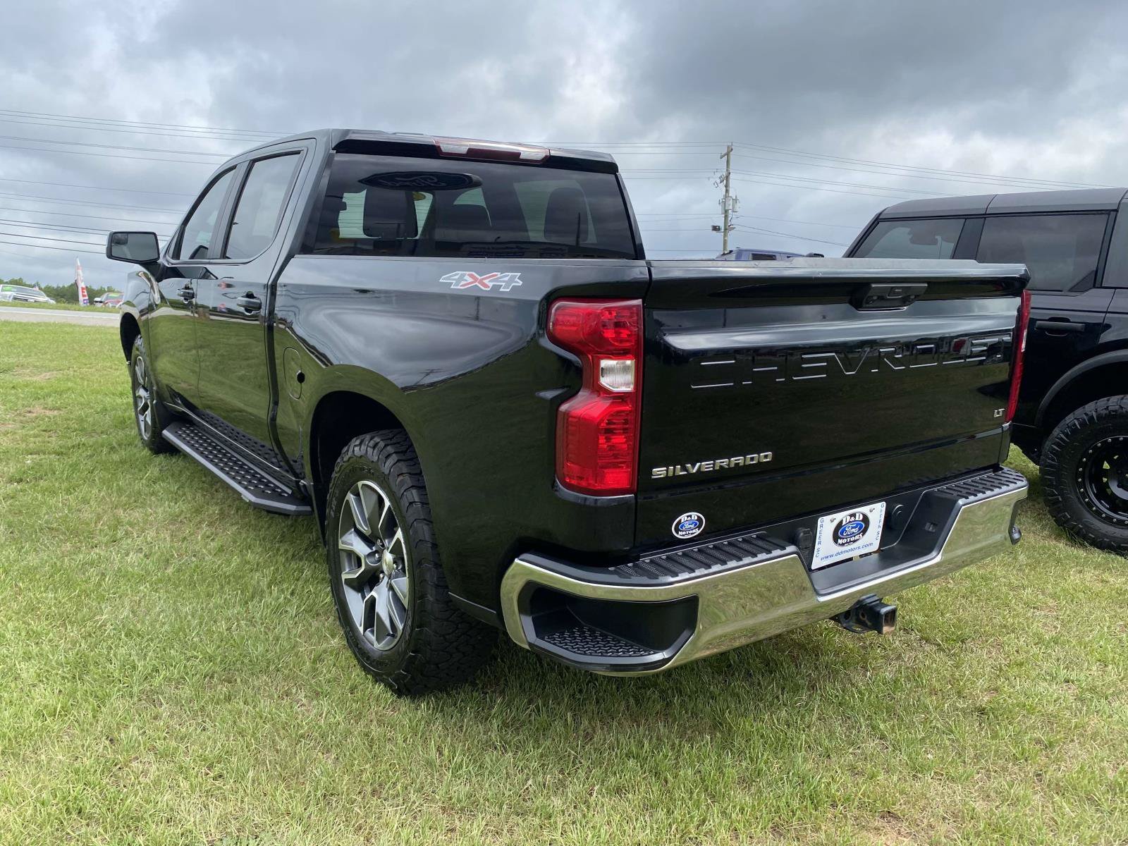 Used 2023 Chevrolet Silverado 1500 LT w/ Protection Package AWD/4WD image 5