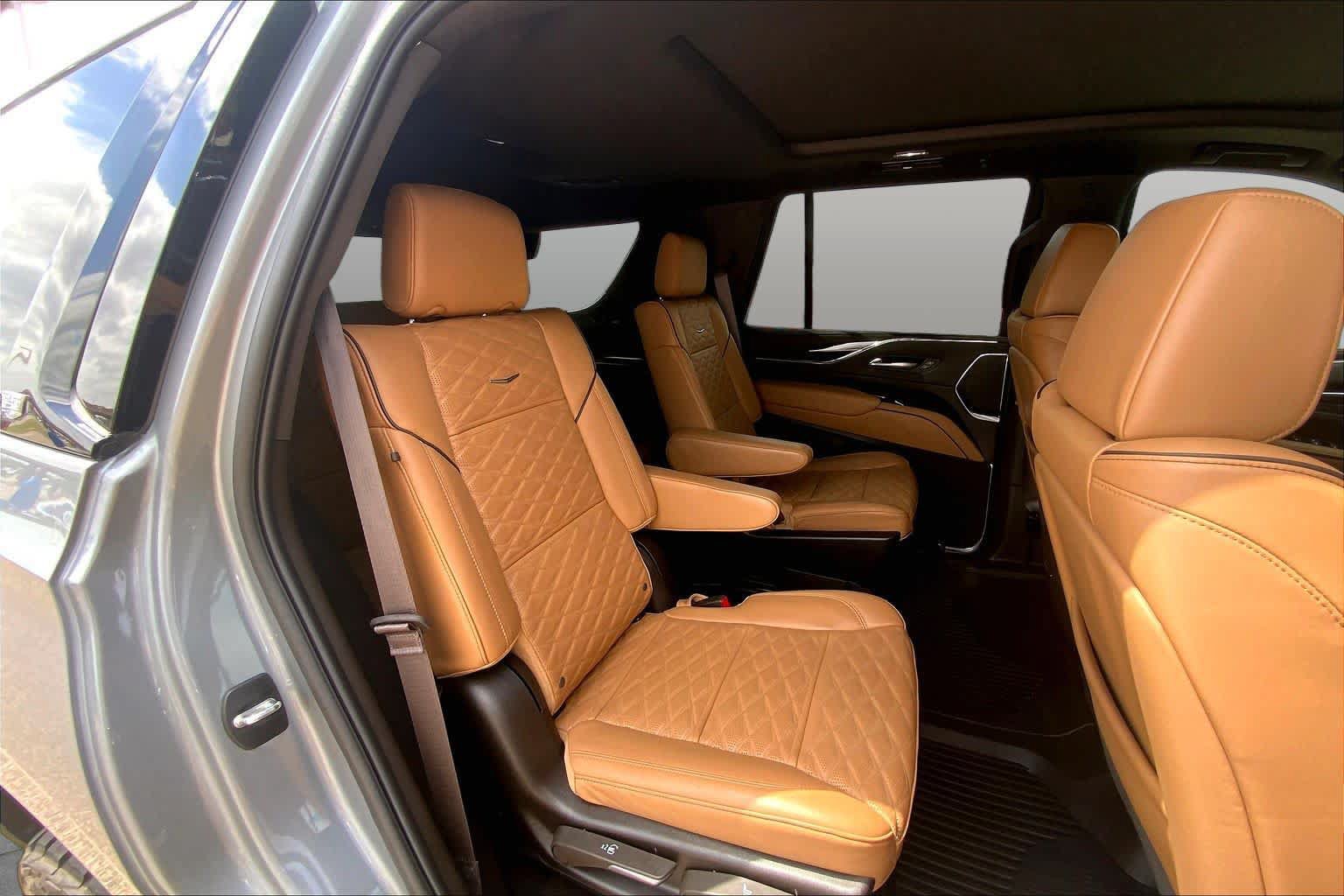 Used 2024 Cadillac Escalade Sport w/ LPO, ONYX Package AWD/4WD image 20