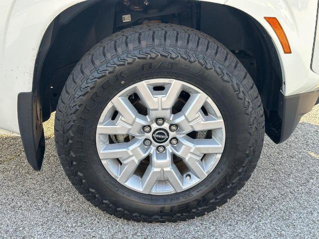 Used 2022 Nissan Frontier SV AWD/4WD image 7