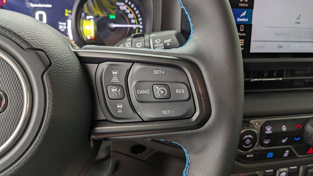 Used 2025 Jeep Wrangler Unlimited Rubicon 4xe w/ Convenience Group AWD/4WD image 33