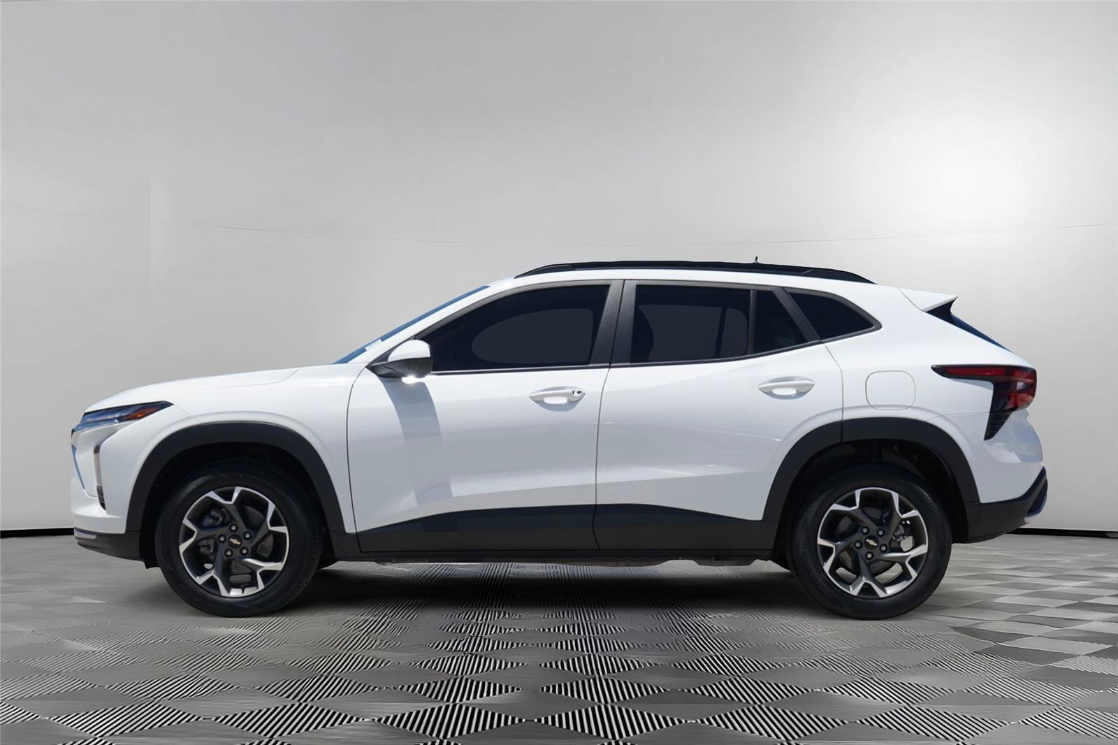 Used 2024 Chevrolet Trax LT FWD image 7