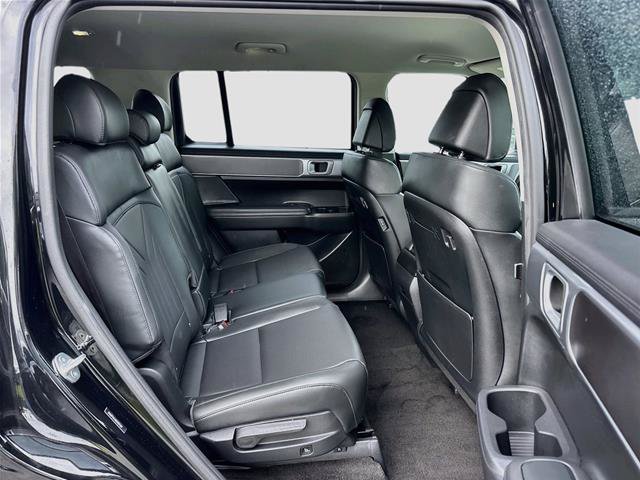 Used 2025 Hyundai Santa Fe SEL FWD image 27