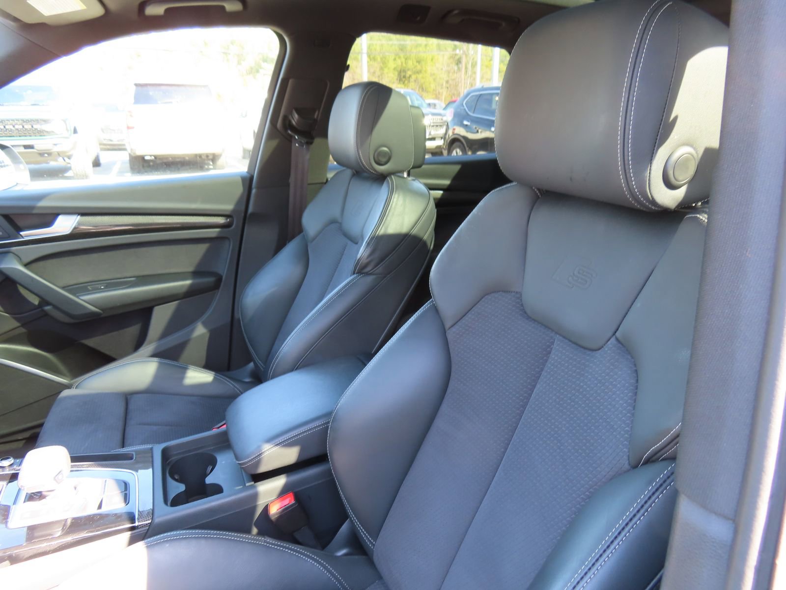 Used 2023 Audi SQ5 Premium w/ Convenience Package image 30