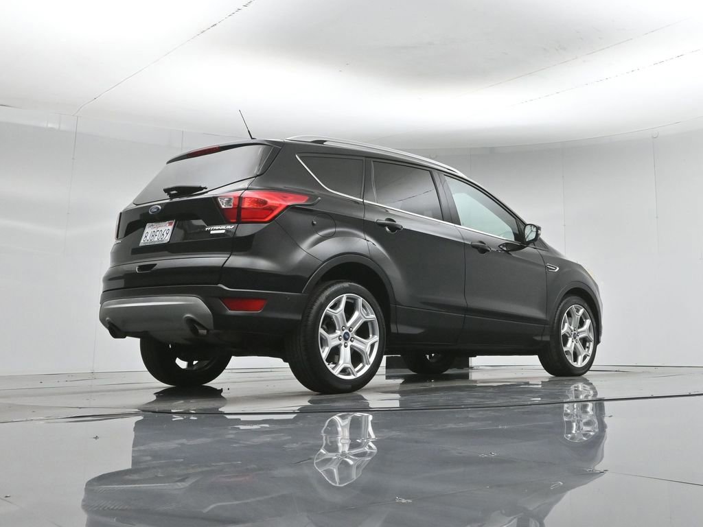 Certified 2019 Ford Escape Titanium FWD image 17