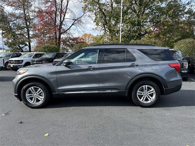 Certified 2022 Ford Explorer XLT image 2