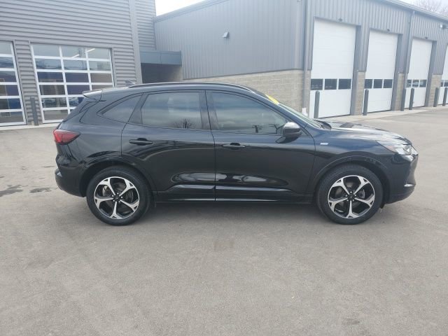 Certified 2023 Ford Escape ST-Line Select w/ Tech Pack #2 image 2