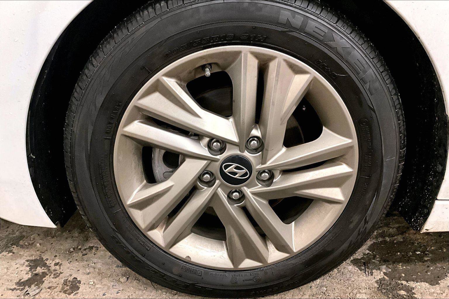 Used 2019 Hyundai Elantra Value Edition w/ Cargo Package image 8