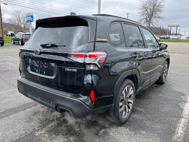 Used 2025 Subaru Forester Touring AWD/4WD image 4